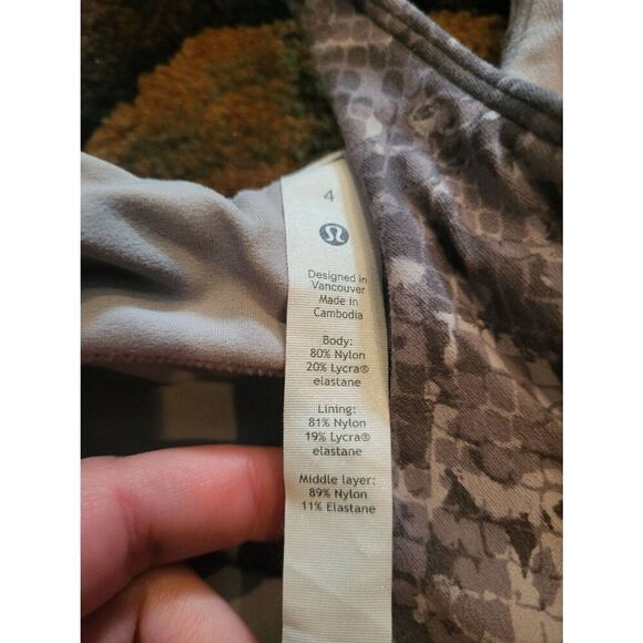 Lululemon Align Tank Top Women's XS 4 Snake Print Athletic Gym V Neck Cropped - Picture 3 of 3